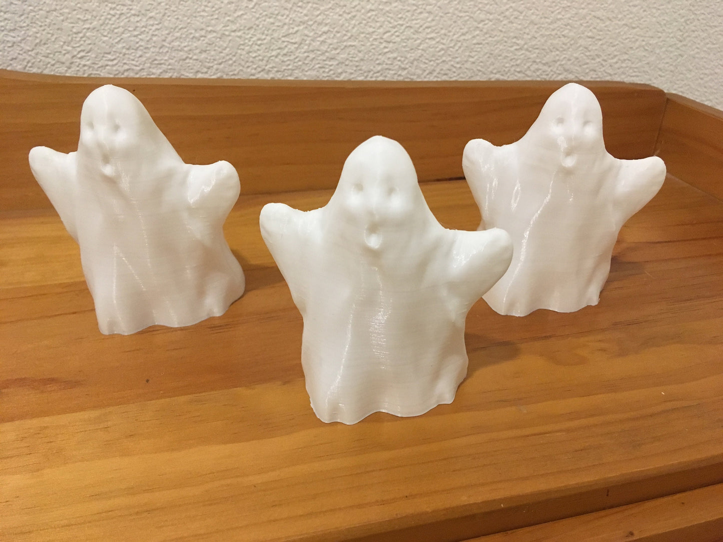 Décoration Halloween "3 petits fantômes lumineux"