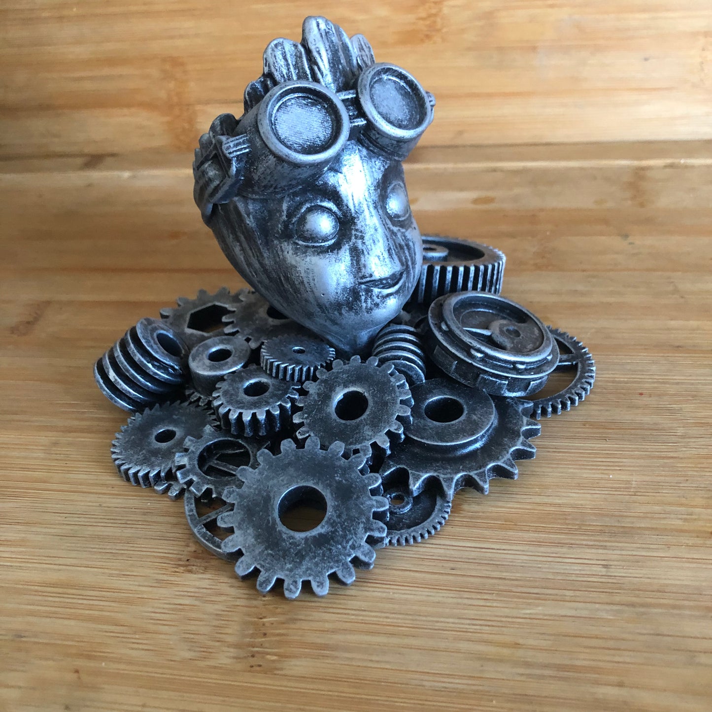 Statue inspirée de Groot version Bricolo Steampunk (Argent)