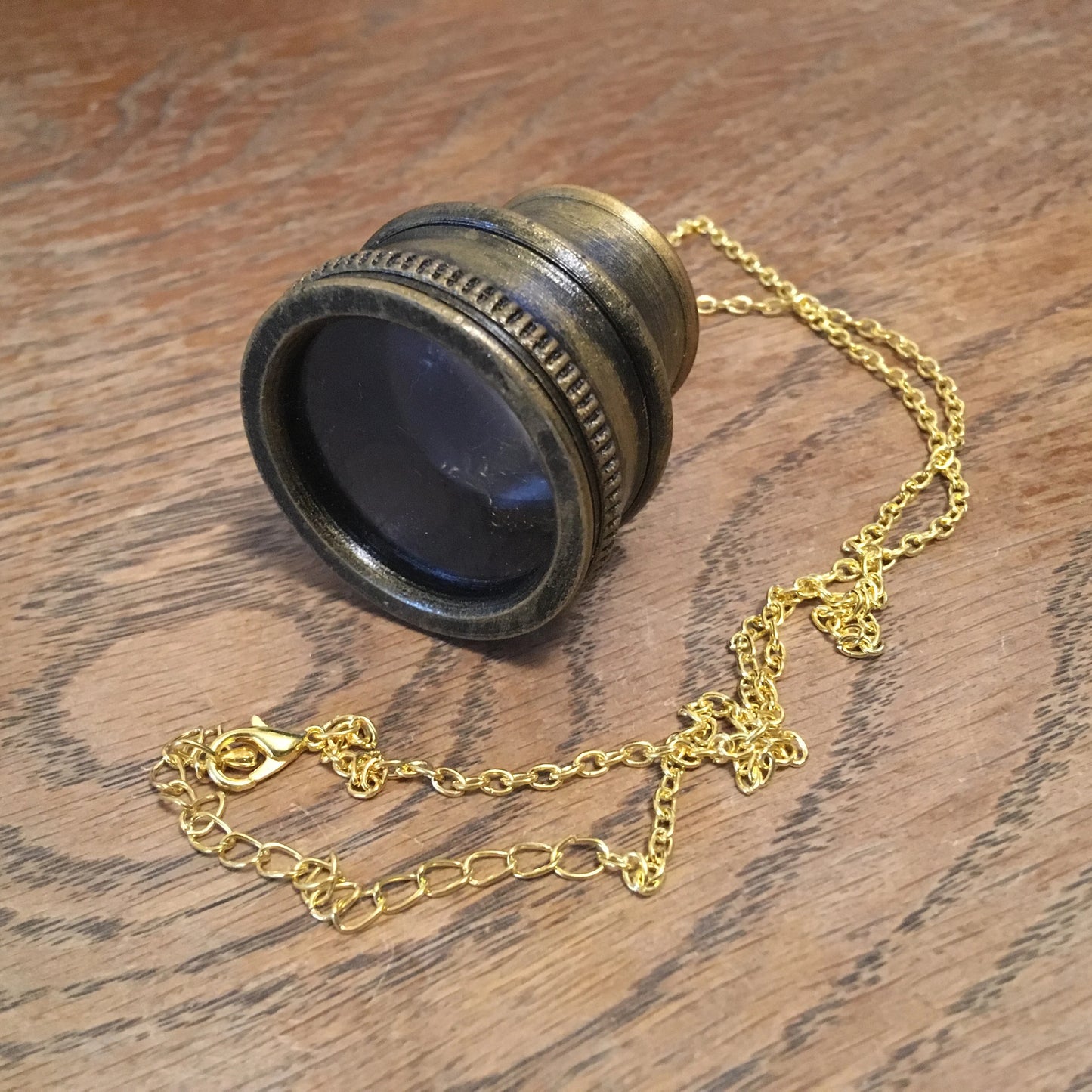 Pendentif inspiré de celui de Nairobi dans la Casa de Papel